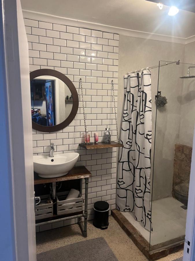 Tnt On Main Apartment Херманус Екстериор снимка